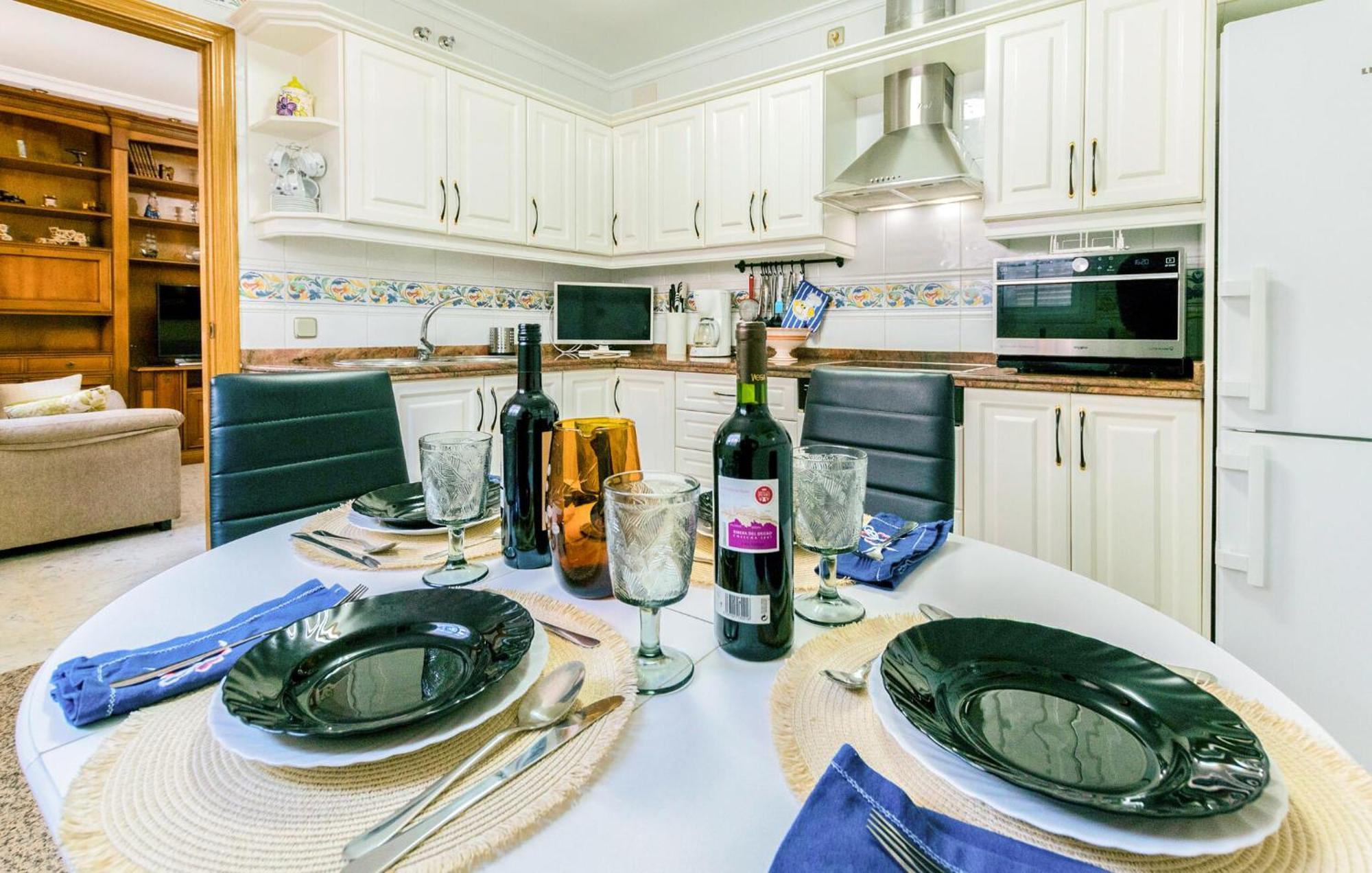 Cozy Apartment In Sevilla With Kitchen Esterno foto