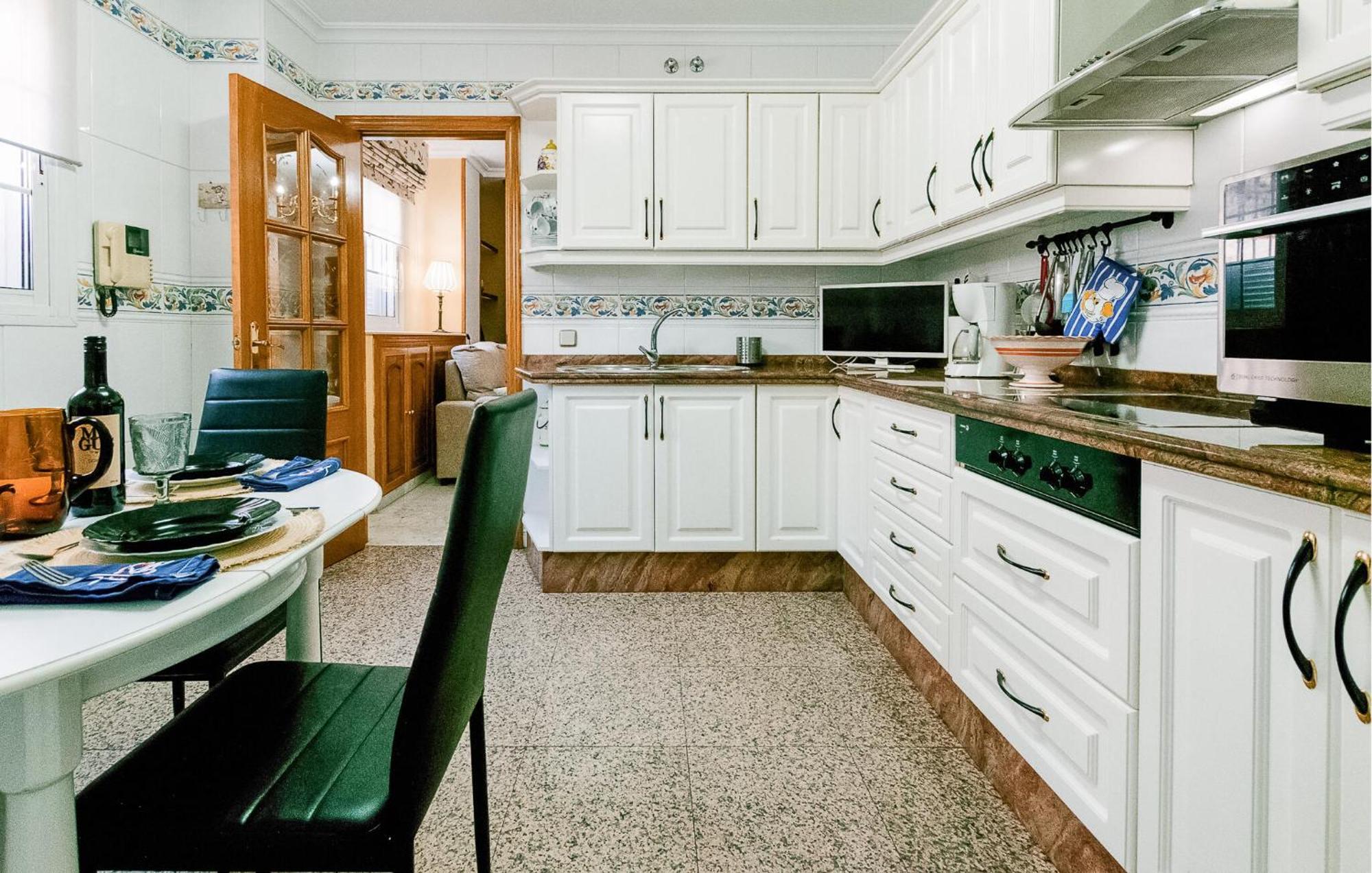 Cozy Apartment In Sevilla With Kitchen Esterno foto